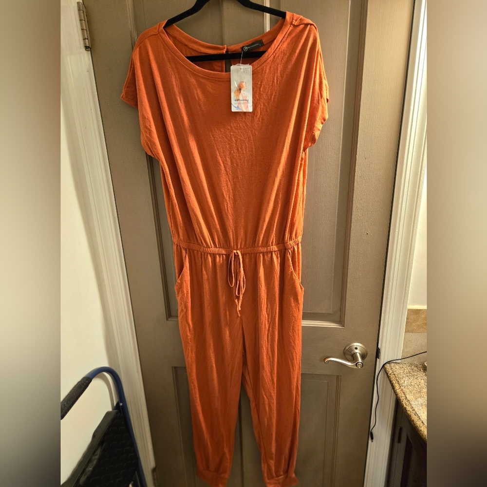 New Pretty garden size Large orange jumpsuit